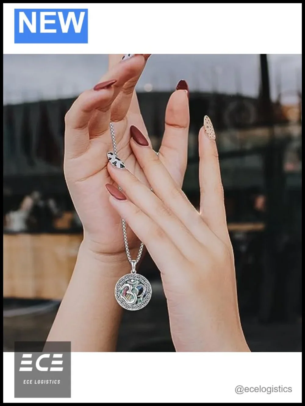 N/A om pendant
